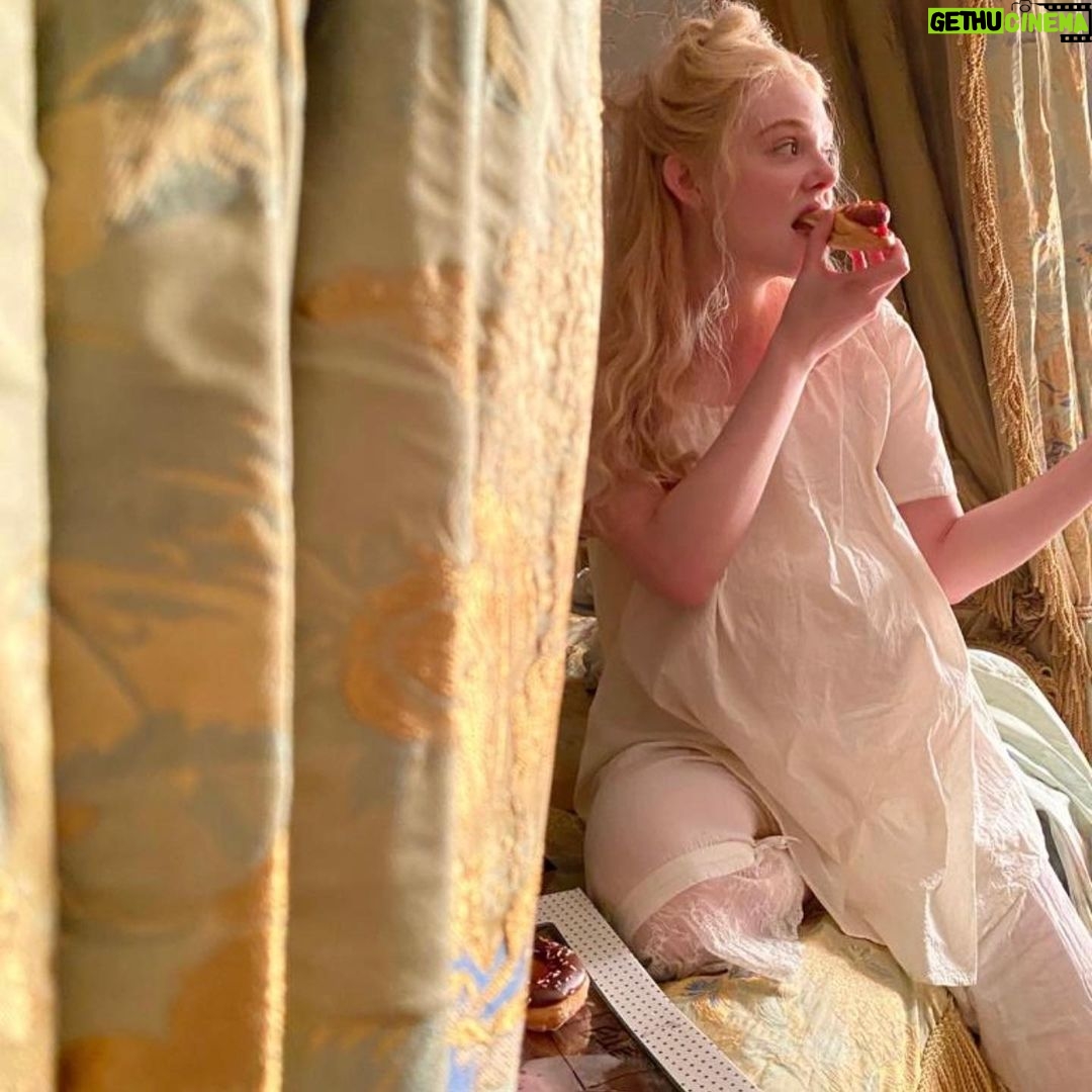 Elle Fanning - 780.4K Likes - Pregnancy cravings 🍔🍪🥯🍩🌭🍆