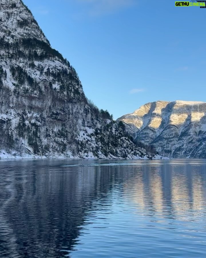 Ellen Adarna Instagram - ❄️❣️🇳🇴 Fjord Norway