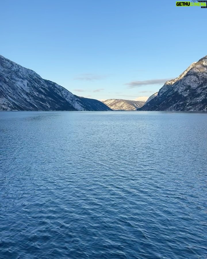 Ellen Adarna Instagram - ❄️❣️🇳🇴 Fjord Norway