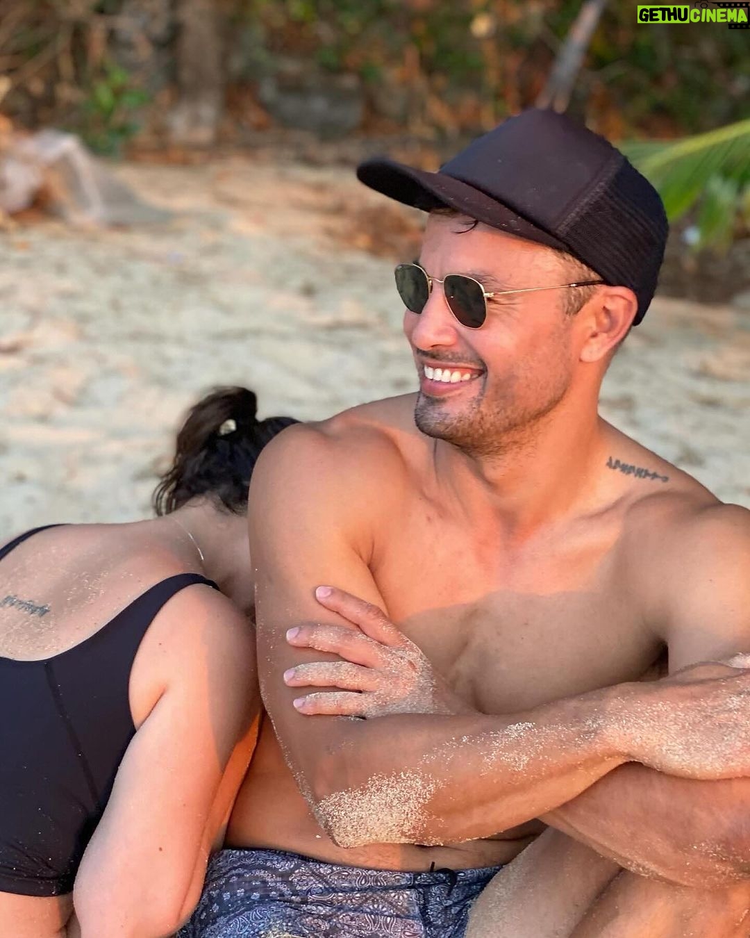 Ellen Adarna - 143.5K Likes - Name: Derek Arthur Ramsay
Gender : Male
Relationship Status : Married
Age : IMMATURE
Zodiac Sign : Sagittarius
Chinese Zodiac : Dragon
Happy Immature Birthday My Love 😂! My GOR! 🎁🎊🎂❤️🎈😘 I love you soooo very very very much! You make me feel young 😂, happy, content, lucky and blessed #wow 😍🥰 @ramsayderek07