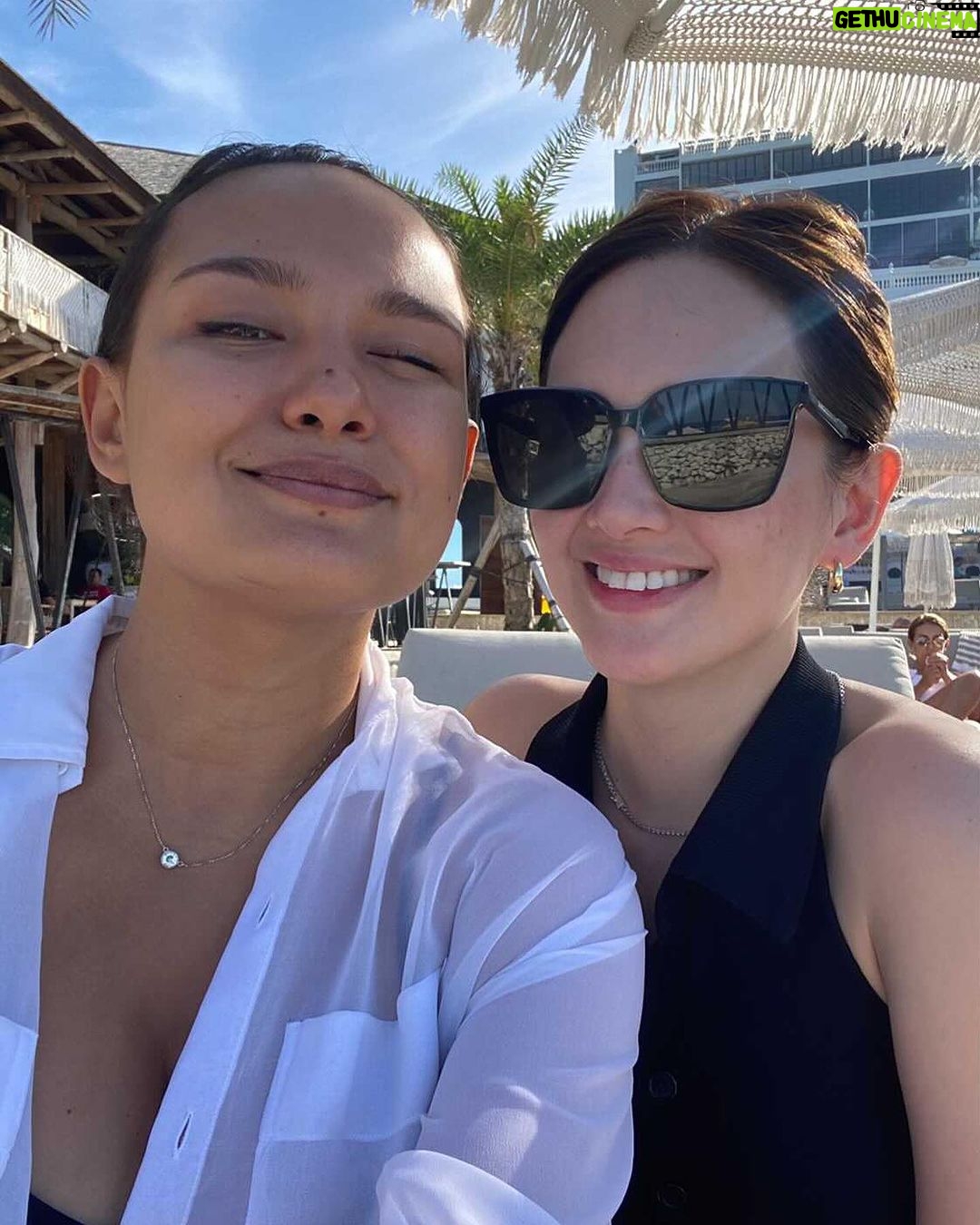 Ellen Adarna - 109.9K Likes - SOUL FAMILY
“Are those that gather around you in your life, not connected by blood or race, but by energy and essence. They bring unconditional love and support at the perfect times and understand and share the same mission and purpose. For you I am grateful - we are one. “ ❤️
