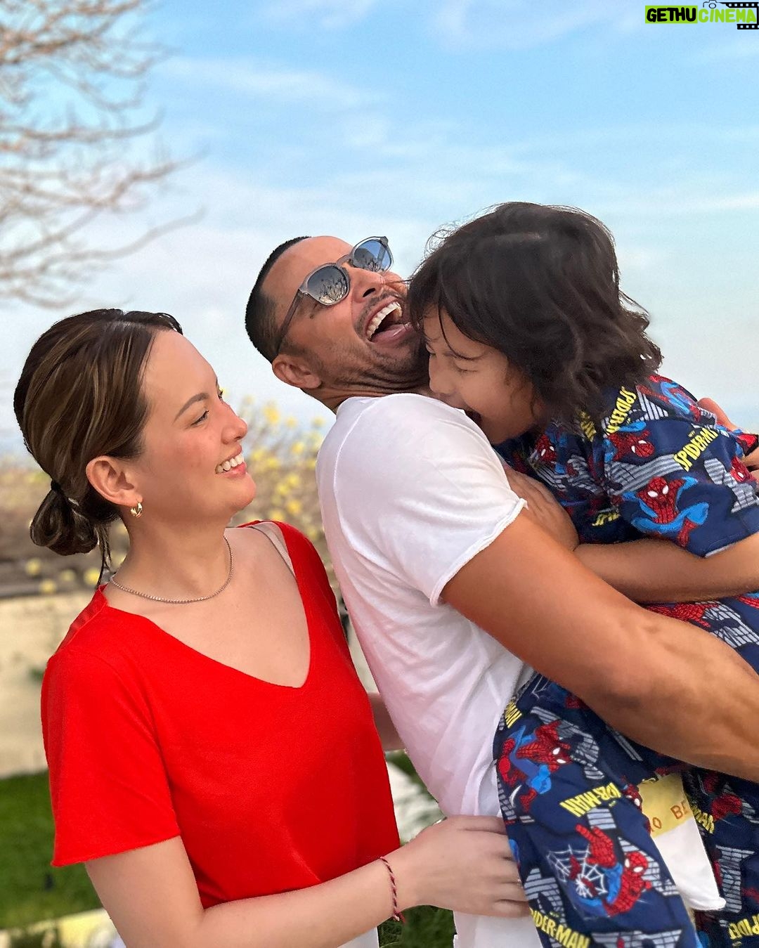 Ellen Adarna - 109.9K Likes - SOUL FAMILY
“Are those that gather around you in your life, not connected by blood or race, but by energy and essence. They bring unconditional love and support at the perfect times and understand and share the same mission and purpose. For you I am grateful - we are one. “ ❤️