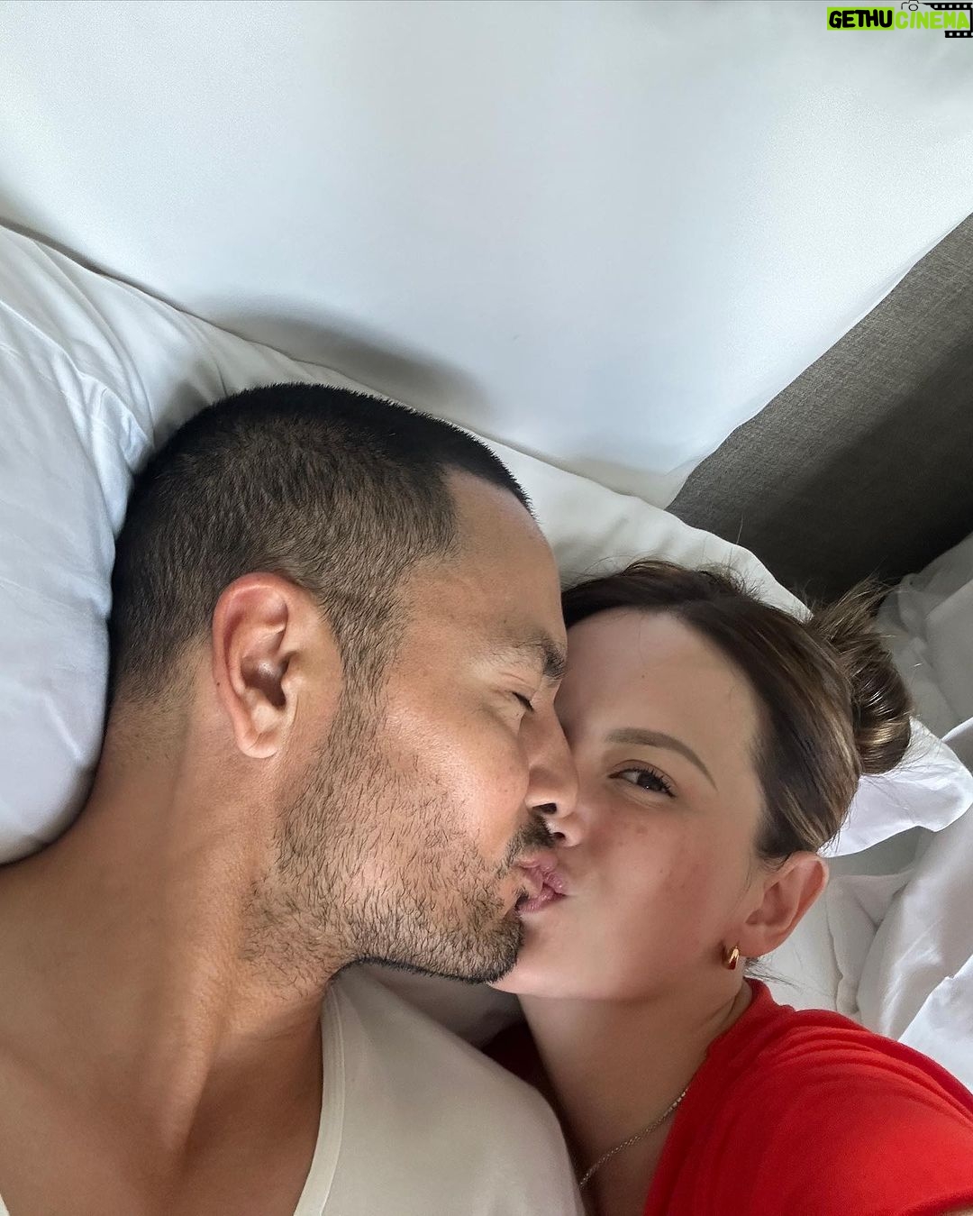 Ellen Adarna - 109.9K Likes - SOUL FAMILY
“Are those that gather around you in your life, not connected by blood or race, but by energy and essence. They bring unconditional love and support at the perfect times and understand and share the same mission and purpose. For you I am grateful - we are one. “ ❤️