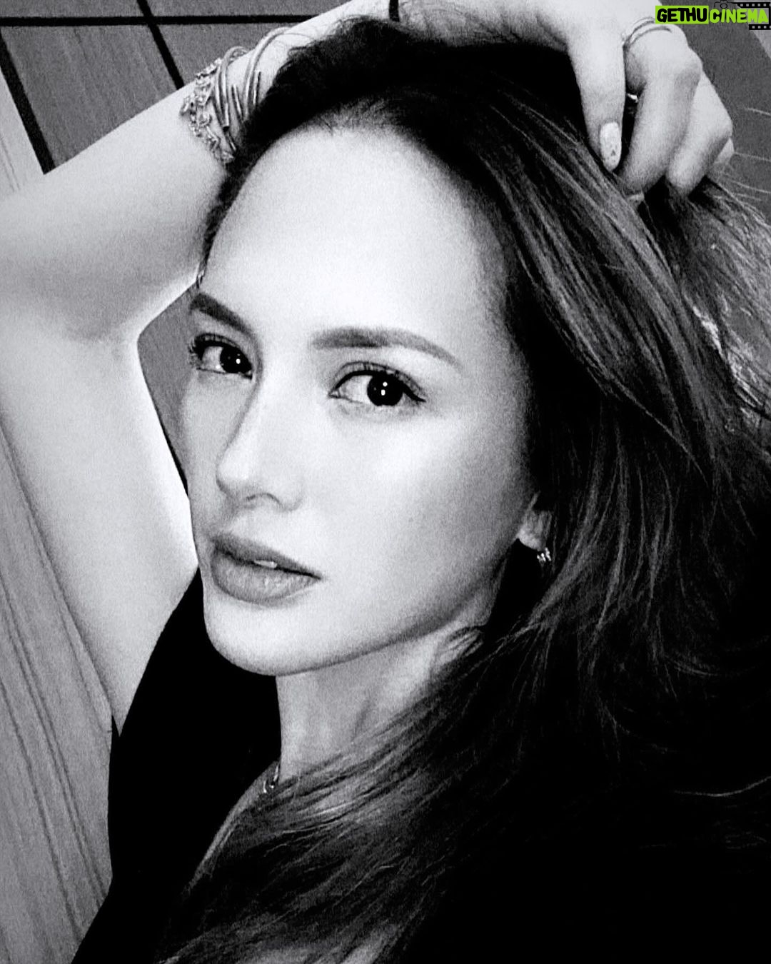 Ellen Adarna Instagram - Long Time no Selfie