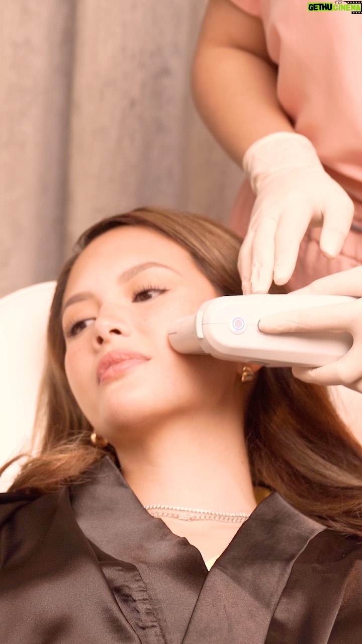Ellen Adarna Instagram - @maria.elena.adarna and her friends enjoyed a day away to celebrate her birthday. A girl’s best gift to herself: Ultherapy®. No downtime, more time to celebrate. You deserve it, too. Find a certified clinic through the link in our bio. #UltherapyPH #MerzAesthetics #NoBadTakes