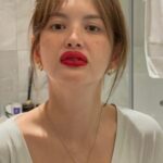Ellen Adarna Instagram - Overlined Red Lips lang ang katapat mo! @ramsayderek07 👄💋
