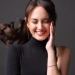 Ellen Adarna Instagram - I always believed that there are #NoBadTakes in life, it’s just a matter of treating yourself right. Happy to share that I am the newest ambassador for @ultherapyph , a brand I believe in and a brand that makes me take care of myself. Beauty is more than skin deep, it reflects your self-worth. Allow your most authentic and natural self, shine through. I guarantee, you’ll like what you’ll see! More on this exciting campaign soon! 💛 #UltherapyPH #NoBadTakes