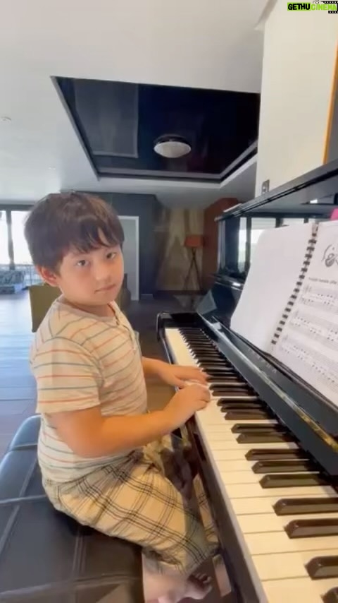 Ellen Adarna Instagram - I miss you my not so littol boy 🥰 #proudmama thank you teacher @ryan.aviso.3 🎹