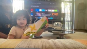 Ellen Adarna Instagram - One of his videos i found on my iPad. He wants his own youtube channel 😂 FYI - he told me to post this. #dontgrowupsofastbaby “and i also exercise” 😂😂😂 #muragkorek #4yearsold