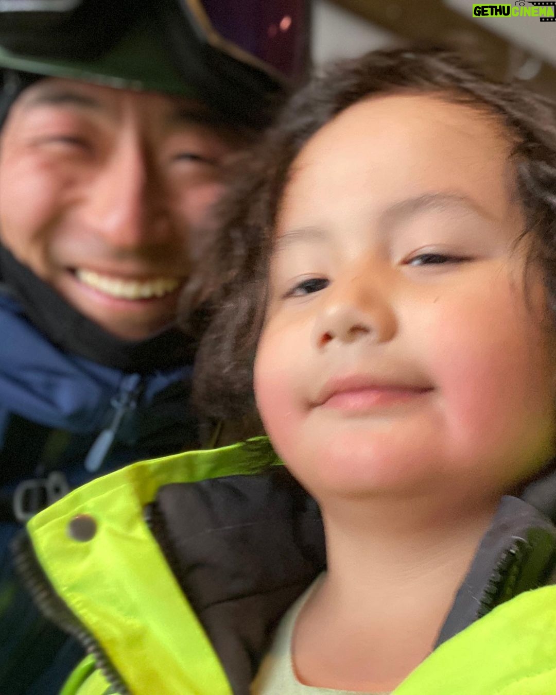 Ellen Adarna Instagram - Skiing skills at 4 🥰 big thanks teacher @ryu_okawa_ski_instructor for this ⛷️❤️ Niseko, Hokkaido, Japan(ニセコ)