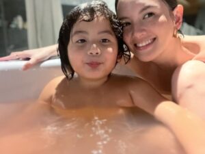 Ellen Adarna Instagram - My Bath Bomb Date 🥰