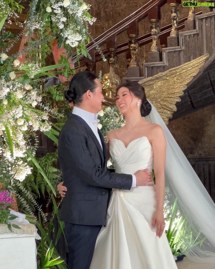 Ellen Adarna Instagram - My Brothers Wedding 👰‍♀️🤵 nadayun jud 😂🤪 @louisetabaquero @ricoadarna HAHAHAHA