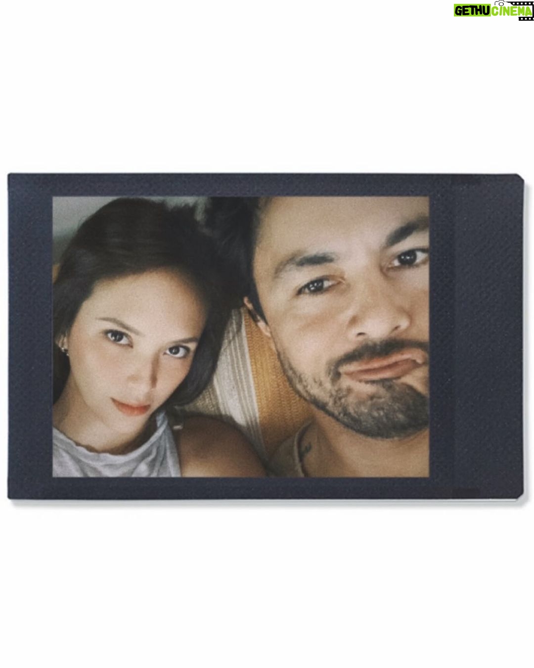 Ellen Adarna Instagram - 2 years ago same day 😍🥰😘 @ramsayderek07 ang buhok mo 😂