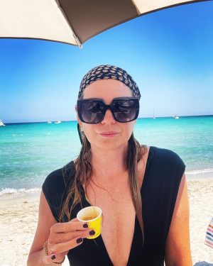 Ellen Pompeo Instagram - Thank you Italy…you never disappoint @dolcegabbana @luciodirosa ❤️😘