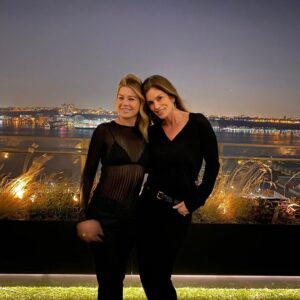 Ellen Pompeo Instagram - Supermodels...love a rooftop and some wind and I love supermodels so...we good!! @meaningfulbeauty 💫💫💫 I know I know ....the hand...but retouching every moment is so weak 🙌🏼