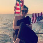 Ellen Pompeo Instagram – Sending love  and sunsets ❤️ ❤️❤️