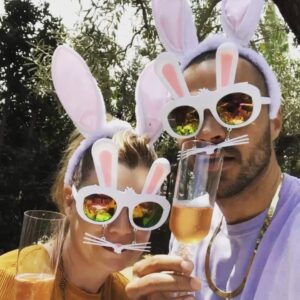 Ellen Pompeo Instagram - Happy Easter from me and this hunny bunny @ijessewilliams #whatrose? #fambamthankyoumam