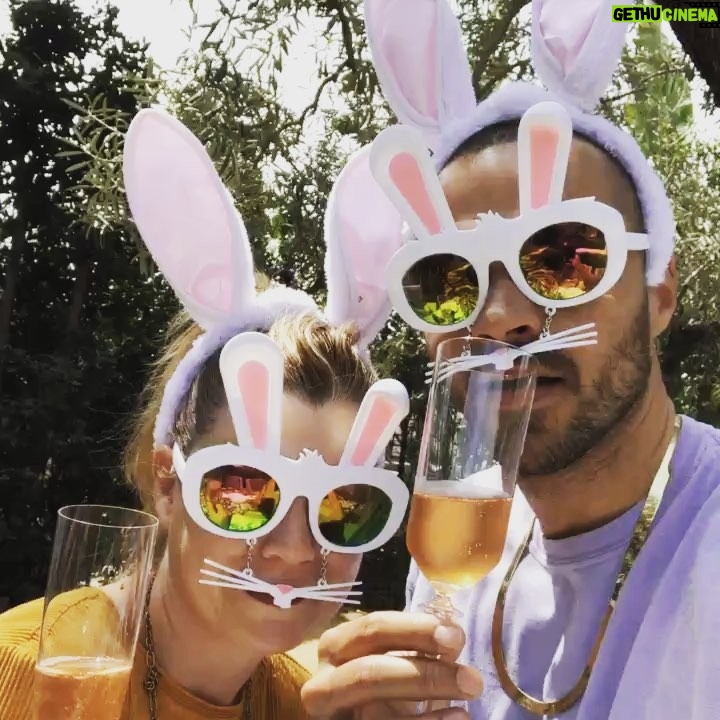 Ellen Pompeo Instagram - Happy Easter from me and this hunny bunny @ijessewilliams #whatrose? #fambamthankyoumam