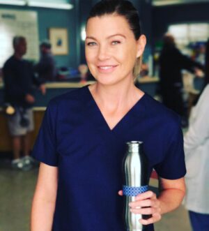 Ellen Pompeo Instagram - To my friends at @lonelywhale and in the beautiful city of Seattle...Meredith Grey is with you in spirit on your quest for a plastic free ocean #stopsucking #seattle @adriangrenier @greysabc @bionicyarn 🐬🐳🐬🐳