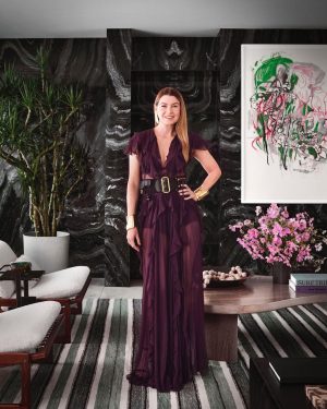 Ellen Pompeo Instagram - This day was the most fun. Congratulations @martynbullard you deserve this distinction once again!!You certainly are the best of the best. Thank you to everyone who worked so hard to bring this project to life. @douglasfriedman you are the most talented conductor who orchestrates the madness and makes it sing! 

Thank you @archdigest and @amyastley! 

Photography: @douglasfriedman
Fashion Styling: @petraflannery
Hair Styling: @ryanrichman 
Makeup: @beau_nelson 
Interior Styling: @anitasarsidi
Design: @martynbullard
Writing: @catherinehong100