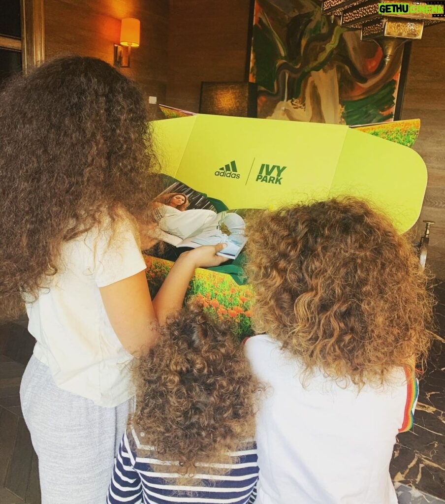 Ellen Pompeo Instagram - Thank you @beyonce for helping me show my kids who runs this Mutha...... and thank you to every black woman who went above and beyond and worked tirelessly to do the same....you did it!!!! @staceyabrams @fairfightaction #ivypark #adidas also this green is everything!!!! #mamawillthisfitme
