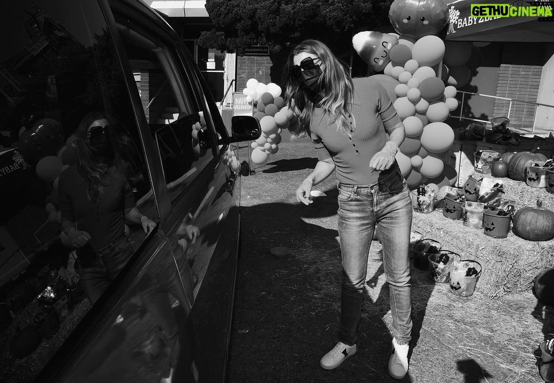 Ellen Pompeo Instagram - Grateful to @Baby2Baby and the work they have done providing 40 million essential items to vulnerable children across the country impacted by COVID-19. A huge thank you to @PaulMitchell for your ongoing commitment and making the Halloween drive-thru possible.
