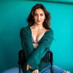 Elli AvrRam Instagram – I’ll be your Oldest Teenager Forever❤️🎶🥤

Photographed by @bharat_rawail .
Styled by @bombaebyaisha 
H&M by @taskeen_c 

#elliavrram #yourstruly Mumbai, Maharashtra