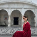 Elli AvrRam Instagram - Episode 5 is OUT! Nalanda, renowned for its historical importance, conceals a precious treasure – a sanctuary where Gautam Buddha and Mahavir Bhagwan once dwelled for numerous years. Embark on a spiritual odyssey as I guide you through Nalanda, delving into its vibrant culture and history that surpass the familiar tales! My pilgrimage in Nalanda includes visits to: 📍 Kundalpur Digambar Jain Temple (Old) 📍 Kundalpur Digambar Jain Temple (New) 📍 Surya Mandir, Nalanda 📍 Jal Mandir, Pawapuri 📍 Badi Darga, Bihar Sharif Calling all followers of Jainism and Buddhism! Consider adding these sacred sites to your bucket list. 🌟 #ElliExploresNalanda #SpiritualJourney #MustVisitPlaces #incredibleindia #bihartourism #indiawithelli #patna #govermentofindia #narendramodi #blissfullbihar @tourismbihargov @curly.tales