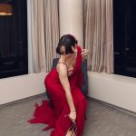Elli AvrRam Instagram - Bollywood Vibes on New York Streets! Videsi Desi Pardesi😎 Got it? #NewYorkWithElli In @masumimewawallaofficial for @azafashions @masumimewawalla Hair & Makeup @brushedbyceliaaurora Photos by @mingfaichan . #newyorkcity #newyork #manhattan #downtown #streetstyle #streetshot #bollywood #vibes #worldwide #elliavrram #yourstruly New York Manhattan