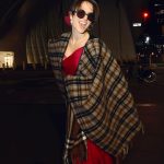 Elli AvrRam Instagram - Bollywood Vibes on New York Streets! Videsi Desi Pardesi😎 Got it? #NewYorkWithElli In @masumimewawallaofficial for @azafashions @masumimewawalla Hair & Makeup @brushedbyceliaaurora Photos by @mingfaichan . #newyorkcity #newyork #manhattan #downtown #streetstyle #streetshot #bollywood #vibes #worldwide #elliavrram #yourstruly New York Manhattan