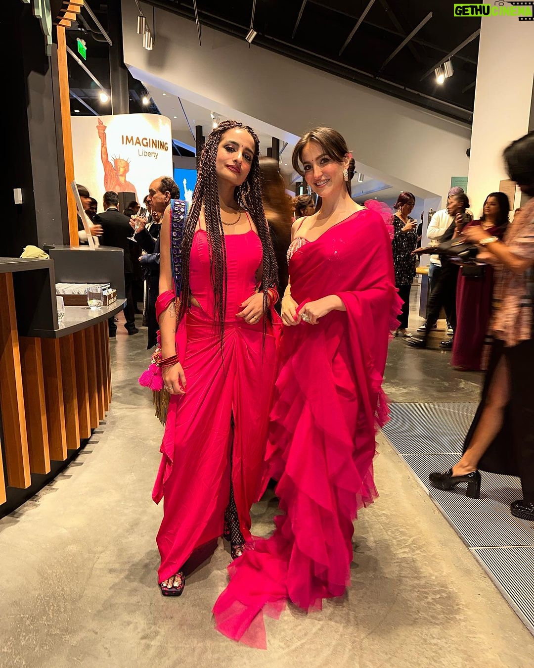 Elli AvrRam Instagram - Still overwhelmed! Received ‘Indian by Heart’❤️ At The Most Influential Indian Awards By Elite Magazine. Grateful!!!🙏 Thank you @puraskar and Team Elite Magazine for acknowledging me and my journey in the Indian film industry, and my travel show ‘India with Elli’. It was probably the most magical evening I have experienced so far! At The Statue of Liberty in New York City! Together with extremely wonderful, hardworking, passionate and inspiring personalities.🌟 wow….I am still in awe of the stories that were shared. Dare to Dream Big and Dare to be Authentic all the way and consistent! That’s the key! Lots of love to my Incredible India🇮🇳 #awardnight #statueofliberty #newyorkcity #elitemagazine #indianbyheart #mostinfluentialindians #daretodream #achieve #enjoythejourney #elliavrram #yourstruly The Statue of Liberty NYC