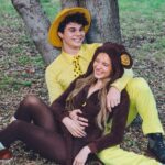 Elliana Walmsley Instagram – happy halloween from the man in the yellow hat and curious george 🍌

📸: @dylanlujano