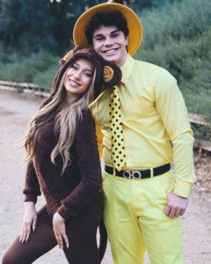 Elliana Walmsley Instagram - happy halloween from the man in the yellow hat and curious george 🍌

📸: @dylanlujano