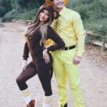 Elliana Walmsley Instagram – happy halloween from the man in the yellow hat and curious george 🍌

📸: @dylanlujano
