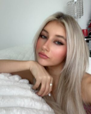 Elliana Walmsley Instagram - tutu