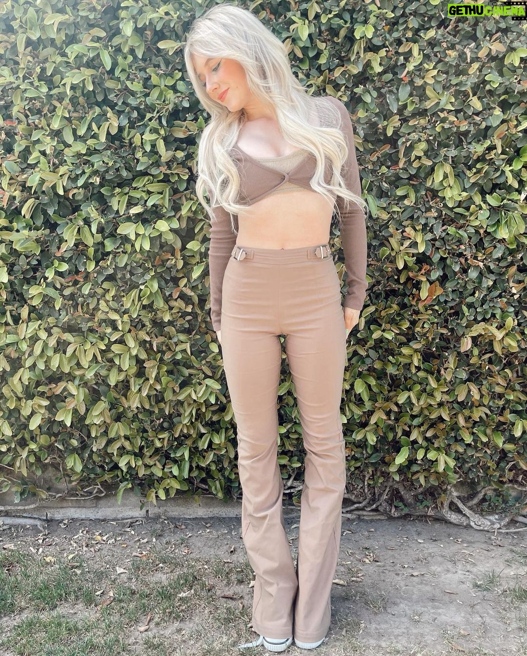 Elliana Walmsley Instagram - UPDATE: Giveaway is now closed. CONGRATS to @zahara_sxm!!!!🙌🏻🙌🏻 GIVEAWAY! i’ve just uploaded a haul in @whitefoxboutique on my Youtube channel! to celebrate we’re giving away your favorite pair of Air Jordan’s valued up to $500 + $1000 @whitefoxboutique voucher, to participate: 1. follow @whitefoxboutique and @ellianawalmsley_ 2. tag 2 friends in the comments giveaway open worldwide! winner will be chosen and announced on the @whitefoxboutique account. per Instagram rules, this is in no way sponsored, administered, or associated with Instagram, Inc. by entering, entrants confirm they are 18+ years of age, release Instagram of responsibility, and agree to Instagrams terms of use. Los Angeles, California