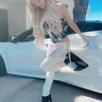 Elliana Walmsley Instagram - which team are u rooting for at the super bowl this year? 🏈💙 Los Angeles, California