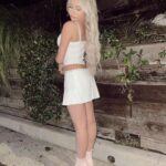 Elliana Walmsley Instagram - libre comme oiseau 🕊 Los Angeles, California