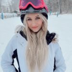 Elliana Walmsley Instagram - hit the slopes 🎿❄️ have a Merry Christmas everyone! 🎄 Jackson Hole, Wyoming