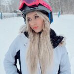 Elliana Walmsley Instagram - hit the slopes 🎿❄️ have a Merry Christmas everyone! 🎄 Jackson Hole, Wyoming