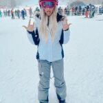 Elliana Walmsley Instagram - hit the slopes 🎿❄️ have a Merry Christmas everyone! 🎄 Jackson Hole, Wyoming