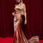 Ellie Goulding Instagram - So grateful! For the chance to sing, create music and make a living from it, to collaborate with artists and producers I love, for my incredible fans, for my crew, my beautiful son… all I want to do is make him proud. I will never take this life for granted. Some people will want to kill your dream and hope you stay in the shadows. They don’t want you to succeed. That’s when you have to go out and radiate the most … I was so happy to wear this custom @albertaferretti ❤️‍🔥 Thank you for an epic evening @brits Styled by @kyledevolle Hair @anastasiastylianou Make up @monaleannemakeup My dream team @emma_rosen @aimee_lou_j @cassandragracey @messika @jimmychoo