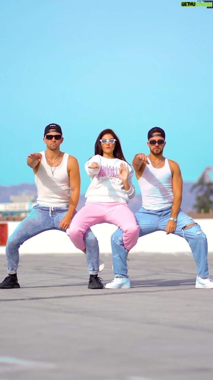 Elnaaz Norouzi Instagram - Ayeee Macarena ✌️ Los Angeles, California