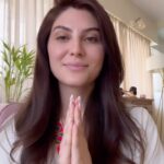 Elnaaz Norouzi Instagram - My India‌ 🇮🇳 Thank you and #HappyRepublicDay ❤️ 🇮🇳 هندِ من! هر سال در اين روزبه قلم ميكشم كه چه احساسى بهت دارم، هر سال بيشتر رشد ميكنم و هر سالى كه ميگذره بيشتر حس ميكنم كه اينجا خونه منه!فكر ميكنم كه اين سرنوشت من بود! تا در صنعت فيلمسازى هند تاييد بشم، جنگيدم و هنوز هم ميجنگم! روز جمهوری مبارک #india #love #hindi #elnaaznorouzi Mumbai, Maharashtra