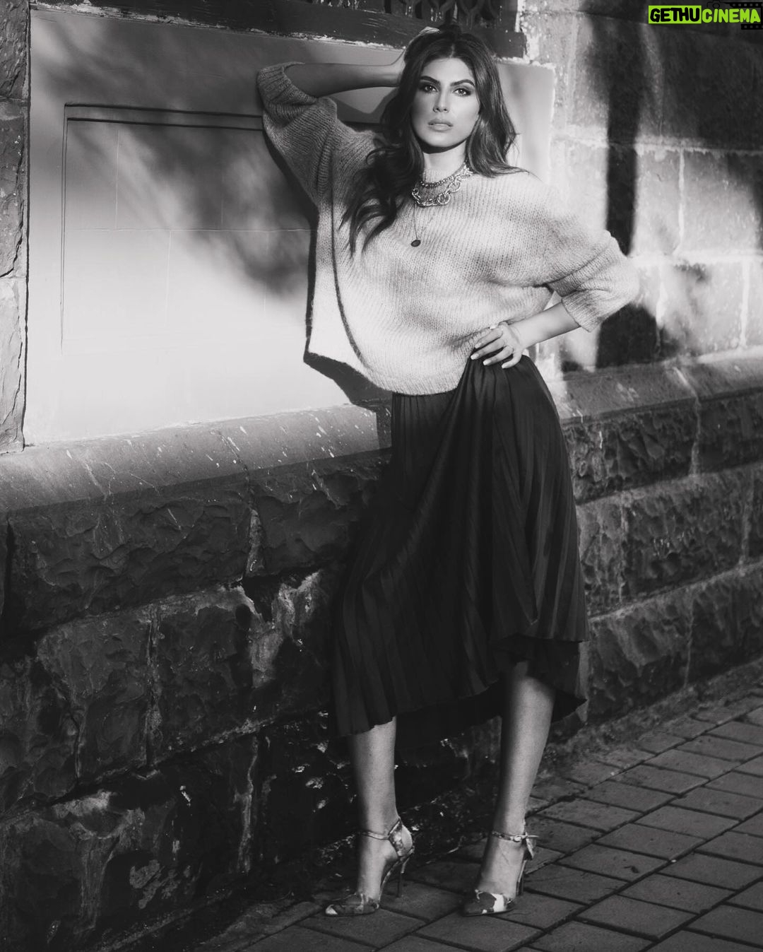 Elnaaz Norouzi Instagram - On the roads of Colaba… 💜