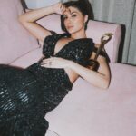 Elnaaz Norouzi Instagram - “Fashionista of the Year” 💥 Yup, I’ve manifested this one too! Thank you @iconicgoldaward for acknowledging me and my fashion sense, I know I’ve always been conscious about what I wear or how I’m dressed ( I’m the same about my closed ones’ fashion sense too 😅) Next year I want “Fashion Police of the Year” 😋 I’d like to share this award with my fantastic styling team @stylingbyvictor and @sohail__mughal___ , it’s for their hard work that my vision comes to life , everytime! ❤️ فشنیست سال” اين يكى رو هم آشکار کرده ام! ممنون از اینکه من و حس مد من را به رسمیت شناختید، می دانم که همیشه حواسم به لباس پوشیدنم یا لباس پوشيدن ( افراد نزدیکم) بوده! سال بعد من “پلیس مد سال” را می خواهم 😋 من می خواهم این جایزه را با تیم استایل فوق العاده ام به اشتراک بگذارم، به خاطر سخت کوشی آنهاست که من برنده اين جايزه شدم ! ❤️ Outfit: @gavinmiguelofficial Jewels: @adan_creation_ Styling team: @sanzimehta777 Photos: @amogh_photography #fashion #ootd #fashionaward #fashionista #fashionstyle #fashionmodel #actor #bestdressed Mumbai, Maharashtra