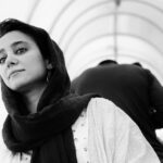 Elnaz Habibi Instagram - احساس میکردم نمی خواهی نگاهم را من دزدکی از لای در دیدم پشیمانی. مقداد داودیان #کتاب#راز_ساعت_صفر