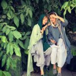 Elnaz Habibi Instagram - مامانم هميشه ميگفت نوه از بچه آدم عزيزتره، والا كه راست ميگفت خيلى عزيزه💚 #خاله #خواهرزاده @kooshaartgallery 💙