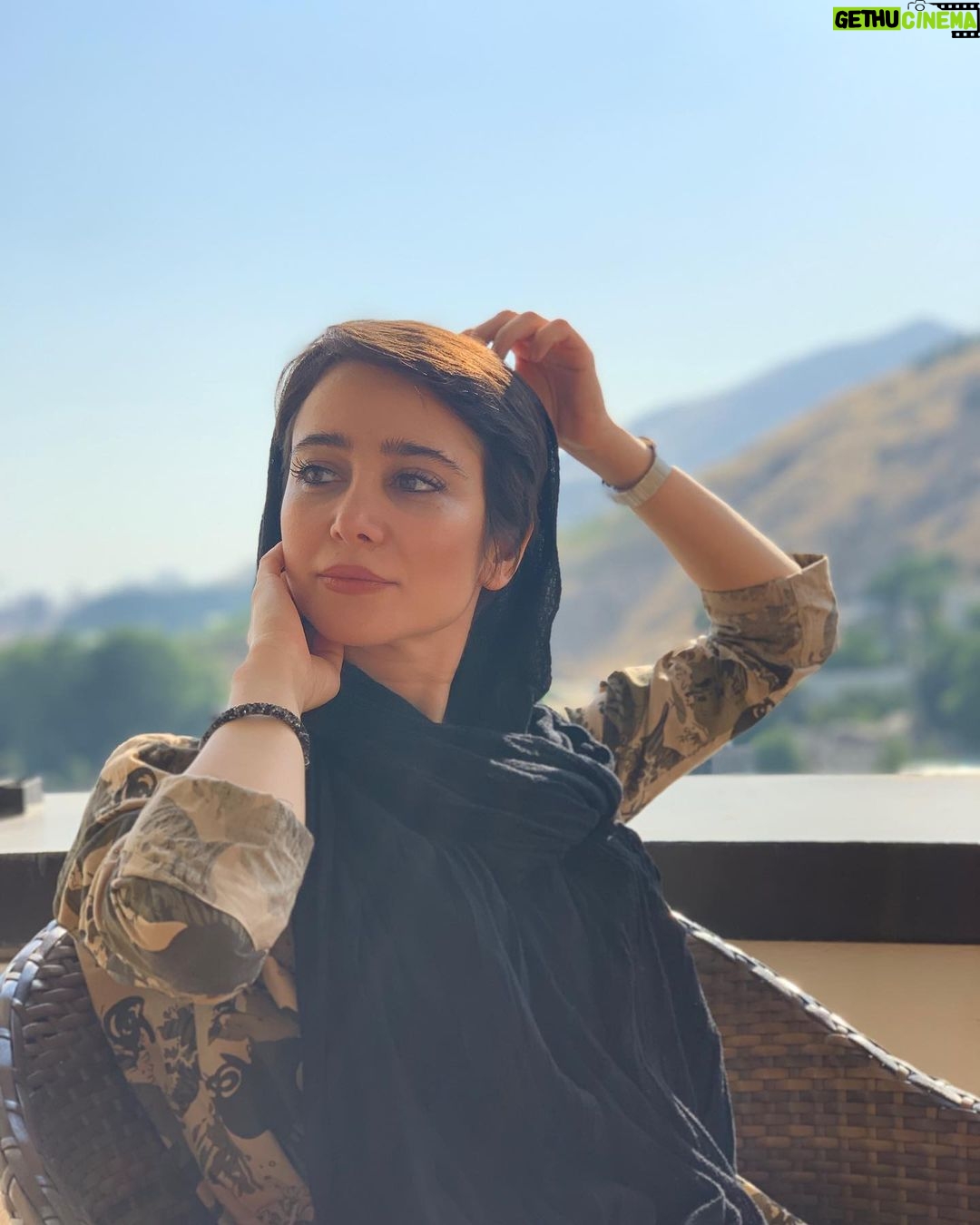 Elnaz Habibi - 147.8K Likes - من
از شلاق افكار تهى
بر خويش ميترسم...!
#سيمين_بهبهانى