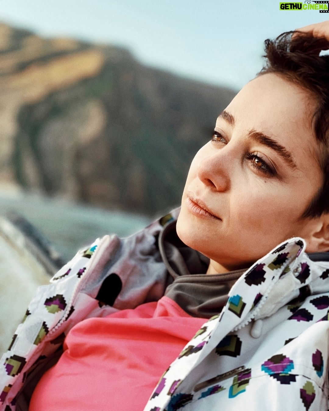 Elnaz Habibi - 142.6K Likes - با كمى تاخير
و
كمى تغيير
سال نو مبارك🌱